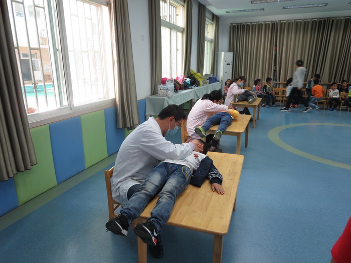 幼儿园开展一年一度的六一体检活动